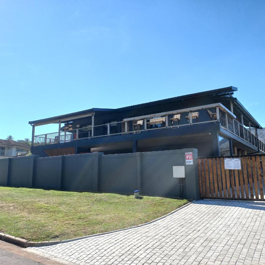 Le Bezz Guesthouse Ballito Exterior photo