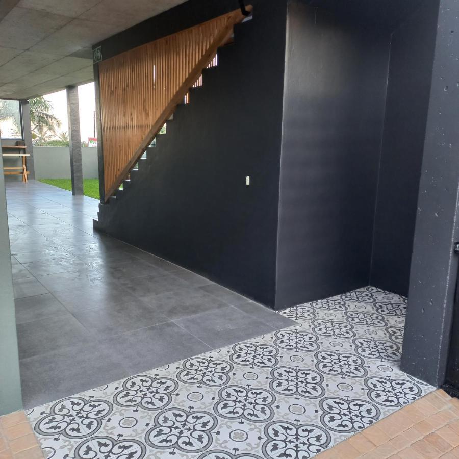 Le Bezz Guesthouse Ballito Exterior photo
